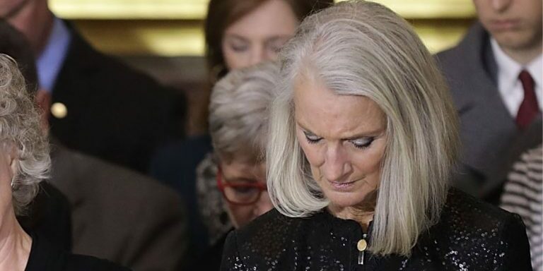 59991-anne-graham-lotz-getty-images-chip-somodevill.1200w.tn