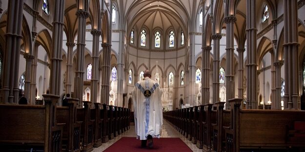 a-priest-condemned-suicide-at-the-funeral-of-a-te-2-29219-1545006084-0_dblbig