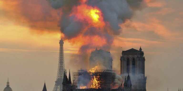 aptopix_france_notre_dame_fire_87705-jpg-8a639-2560x1759