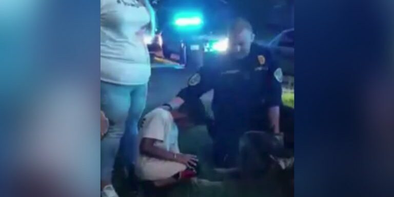 police-officer-prays